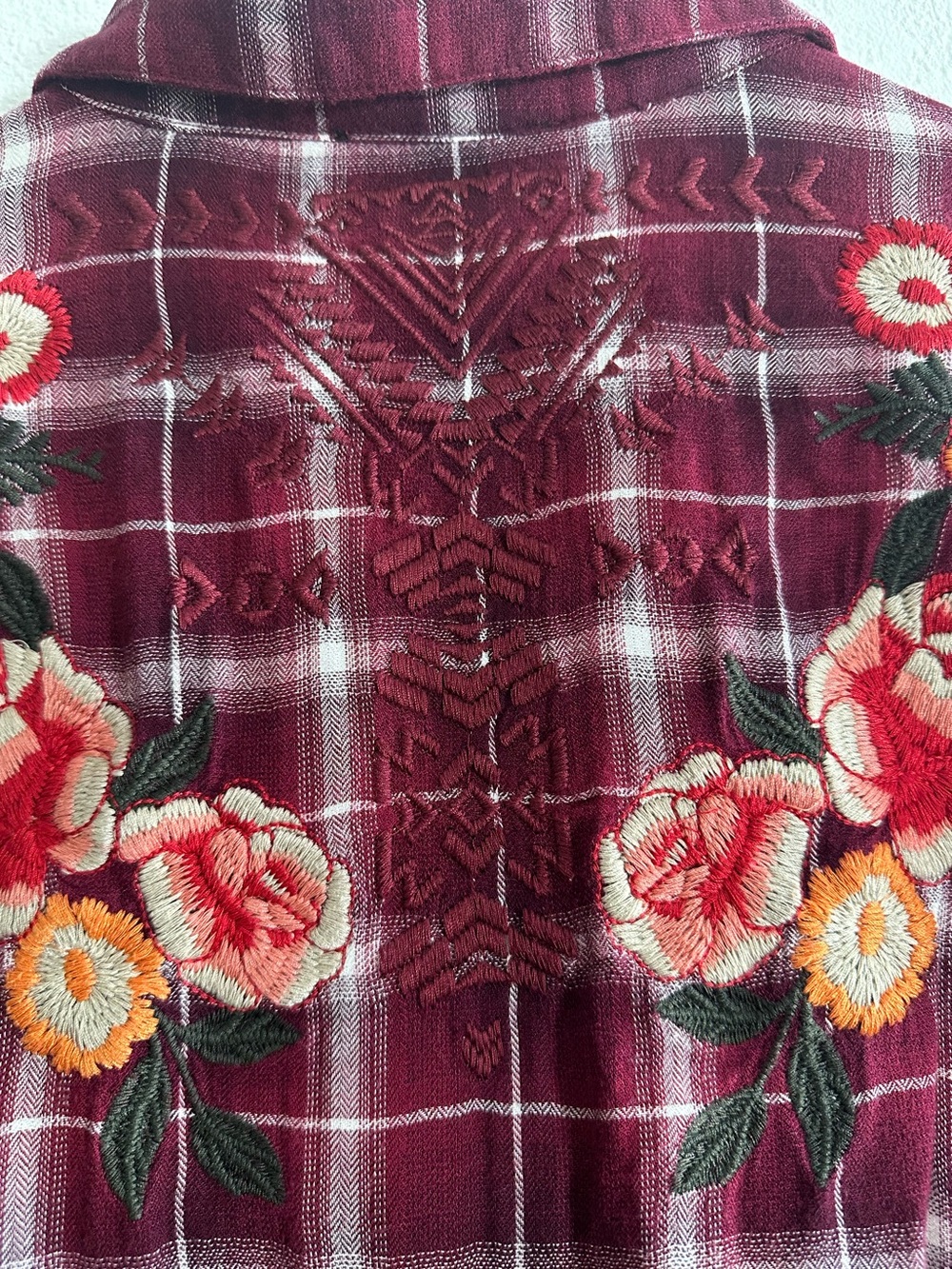 Andree by Unit~ Button Up Plaid Floral Embroidered Tunic Size 1X - Picture 4 of 11